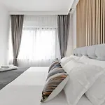 Tria Quercus Villa