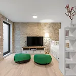 Tria Quercus *