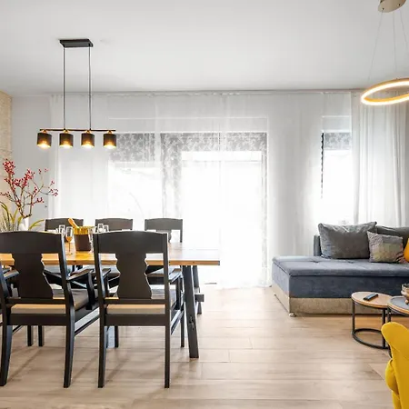 빌라 Tria Quercus 보디체