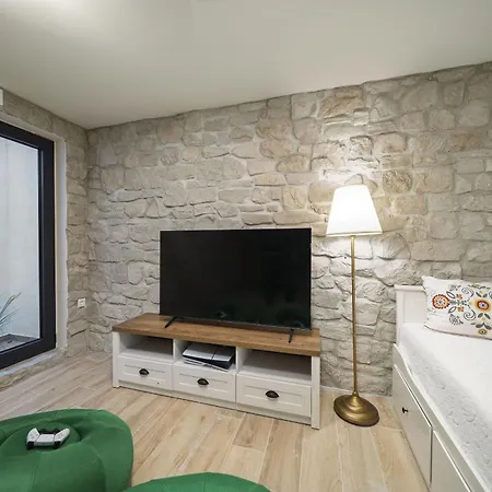 Tria Quercus * 보디체