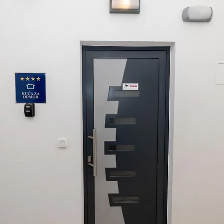 Tria Quercus 빌라 보디체