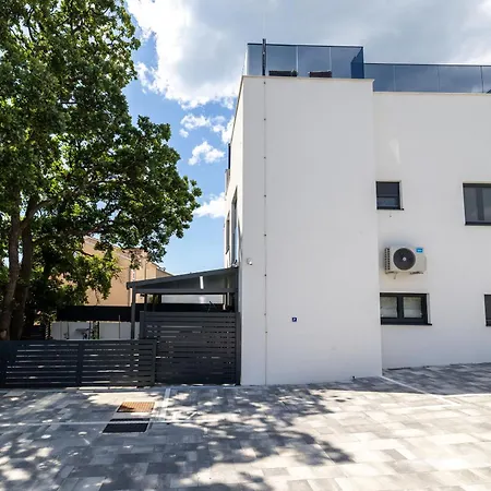 Tria Quercus 빌라 *