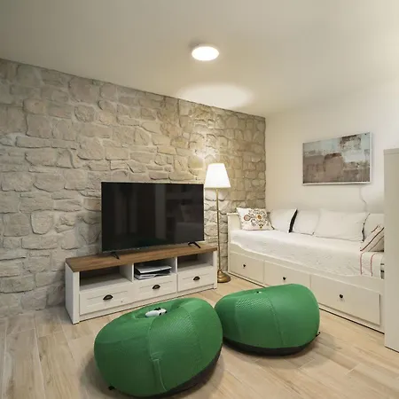 Tria Quercus Villa *