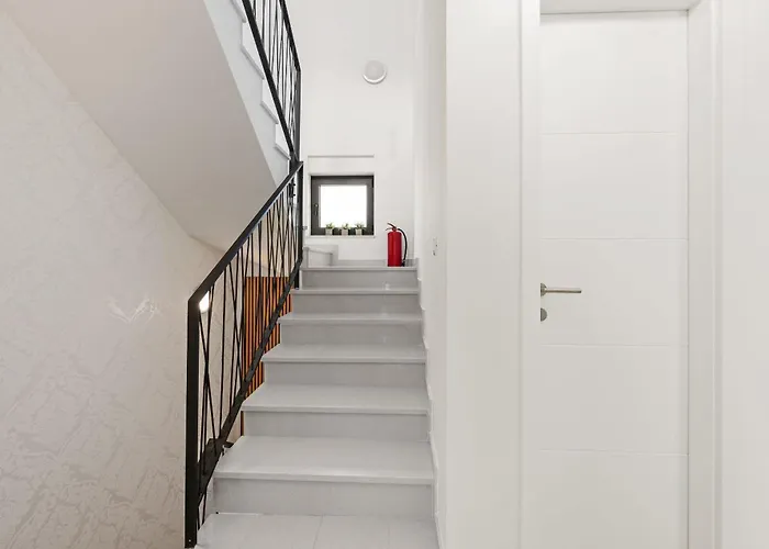 Tria Quercus Villa *