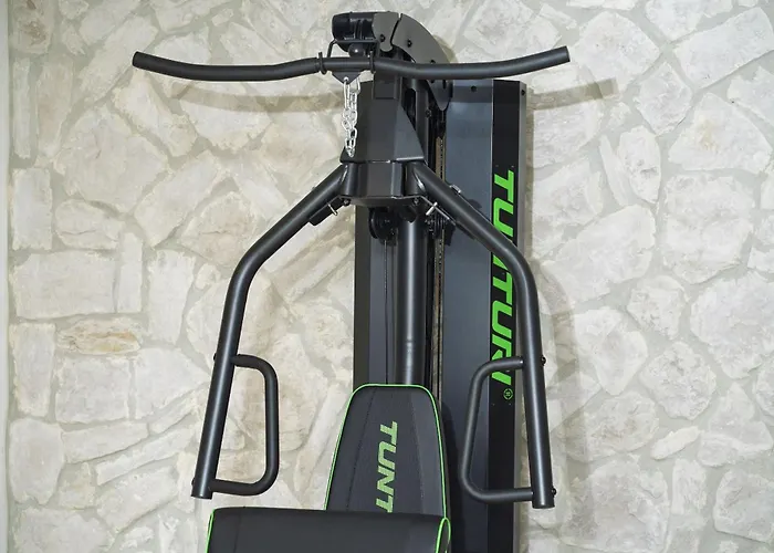 Tria Quercus Villa *